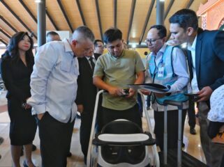 Menteri Perhubungan Dudy Purwagandhi saat melakukan pemantauan langsung ke Terminal 1 dan 2 Bandara Soekarno-Hatta, Tangerang. (Foto: Humas Kemenhub)