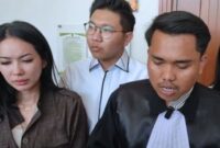 Tim Kuasa Hukum bersama adik terdakwa Agnes Brenda Lee usai persidangan. (Dok. Istimewa)