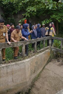 Antisipasi Banjir, Wali Kota Bandar Lampung Tinjau Saluran Air di Perumahan Pujangga Alam