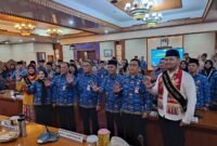 Wali Kota Jakarta Pusat, Arifin bersama Kepala Didukcapil Jakarta Pusat (Foto: Istimewa)
