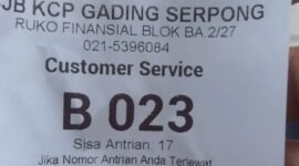 Nomor antrian bank saat ingin mencairkan gaji ke-13 tahun 2026. (Foto:Ilustrasi)