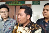 Tim kuasa hukum terdakwa Agnes dan Cavel, TGP Lawyer saat memberikan keterangan kepada awak media usai persidangan pada Selasa (31/03/2026). (Foto: Dok. jejaknarasi.id)