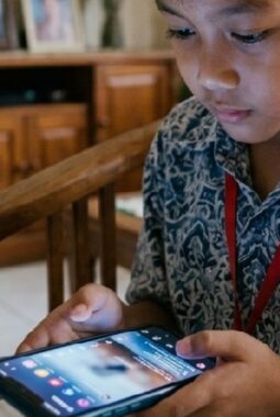 UU Perlindungan Anak di Era Digital: Kontribusi Positif terhadap Kesehatan Mental Anak menurut Para Ahli