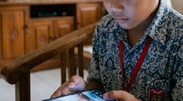 UU Perlindungan Anak di Era Digital: Kontribusi Positif terhadap Kesehatan Mental Anak menurut Para Ahli