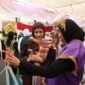 Tamu mancanegara antusias melihat pemaren budaya Indonesia pada acara ma'rodh 2026 di Yarmouk University. (Foto: Istimewa)