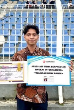 Gubernur Banten Apresiasi Siswa SMKN 1 Kota Tangerang yang Raih Medali Emas di Ajang Internasional