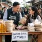Praktek pungli saat pembagian bansos bagi masyarakat penerima manfaat (Foto: Ilustrasi)