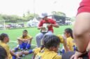 Tim sepak bola putri Kota Tangerang sedang mendapatkan pengarahan dari Pelatih. (Foto: Humas Pemkot Tangerang)