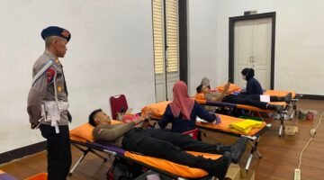 Brimob Polda Metro Jaya Terjunkan Personel Gelar Donor Darah HUT Bhayangkara ke-80