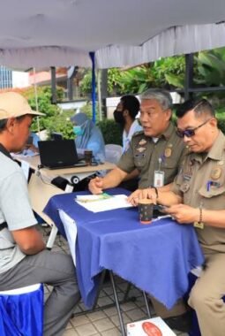 Ratusan Kendaraan Antusias Ikut Uji Emisi Gratis yang Digelar Pemkot Tangerang