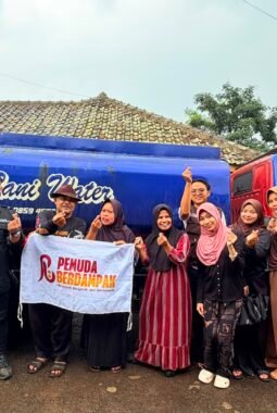 Pemuda Berdampak Salurkan Bantuan Air Bersih Ke Beberapa Kampung di Pandeglang