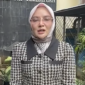 Ida Farida saat klarifikasi isu nikah sirinya dengan tokoh politik di Banten (Foto: Tangkapan Layar akun tiktok @user1o972)