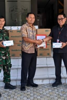 Tunjukan Kepedulian, PT IKPP Tangerang Mill Salurkan 35.000 Masker Untuk Penanganan Kebakaran di TPA Jatiwaringin