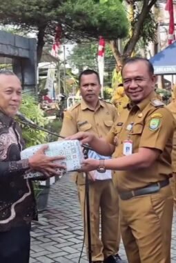 Camat Cipondoh Apresiasi Pegawai Purna Tugas: Dedikasi dan Loyalitas Jadi Teladan