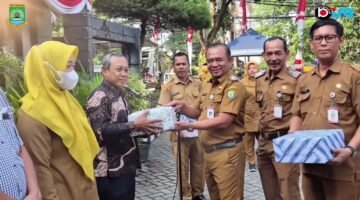 Camat Cipondoh Apresiasi Pegawai Purna Tugas: Dedikasi dan Loyalitas Jadi Teladan