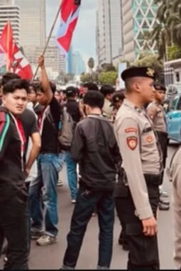 Sekretaris GMNI Jakarta Sebut Buku Baru Bahlil Jangan Jadi Alat Merendahkan Tokoh Lain: Cak Imin Tak Perlu Diajari Soal Gagasan dan Karya