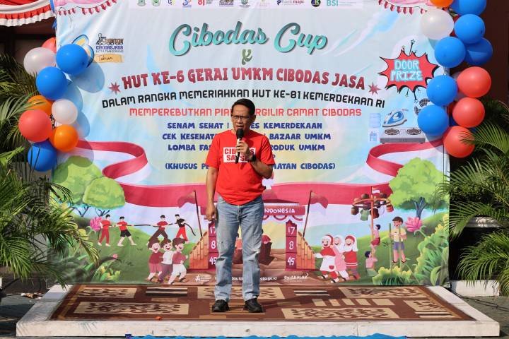Camat Cibodas saat memberikan sambutan di HUT Ke-6 UMKM Cibodas Jasa.