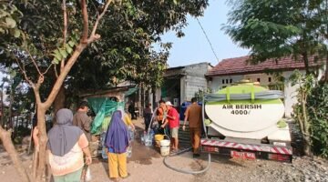 DCKTR Tangsel Gerak Cepat: Ribuan Liter Air Bersih Mengalir ke 160 Keluarga Terdampak Kekeringan di Keranggan